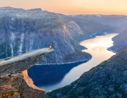 SELF DRIVE: GRANDI FIORDI E TREKKING 