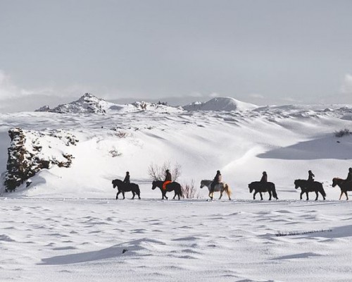 PASSEGGIATA A CAVALLO