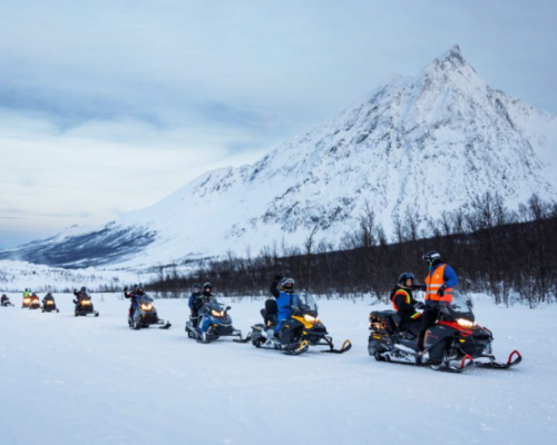 LYNGEN SNOWMOBILE SAFARi,