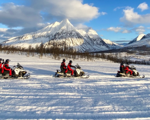 LYNGEN SNOWMOBILE SAFARi,