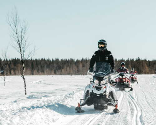 PESCA SUL GHIACCIO IN MOTOSLITTA