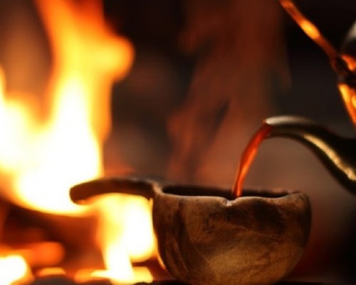 CACCIA  ALL' AURORA BOREALE CON LE RENNE