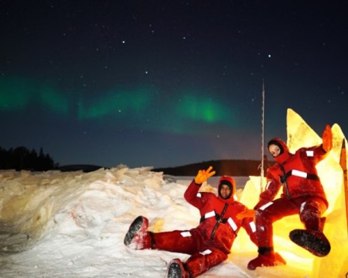AURORA NEL LAGO GHIACCIATO