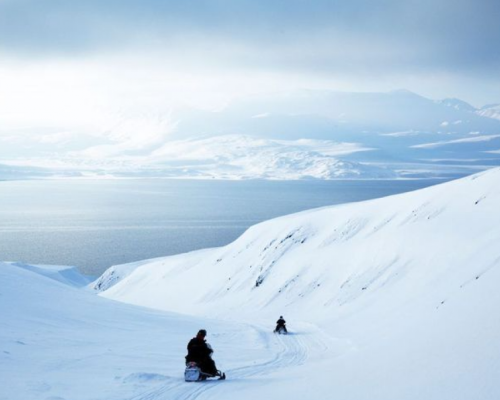 SAFARI IN MOTOSLITTA ALLA GROTTA DI GHIACCIO -