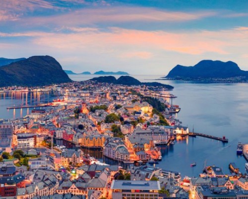 SELF DRIVE: TROLLS E GRANDI FIORDI + MAGICHE LOFOTEN